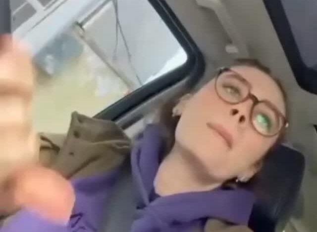 Ben kadını! Görünenin çok ötesindeyim. Farkındayım… Kendi hikâyemin bütün seslerini duyuyorum. Değişiyorum… Kabuğumu değil;…