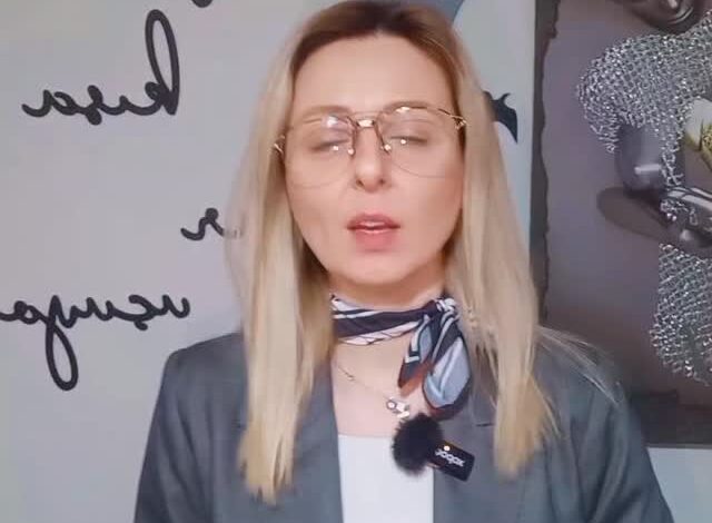 Haldun Dormen, Türk tiyatrosunun yaşayan hafızalarından biridir. Oyuncu, yönetmen, eğitmen ve vizyoner bir sahne…
