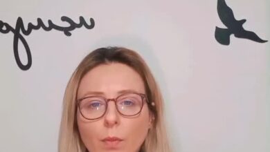 “Güçlü Ol” transaksiyonel sürücüsü, bireyin erken dönemde öğrendiği sessiz bir hayatta kalma stratejisidir. Mesaj…