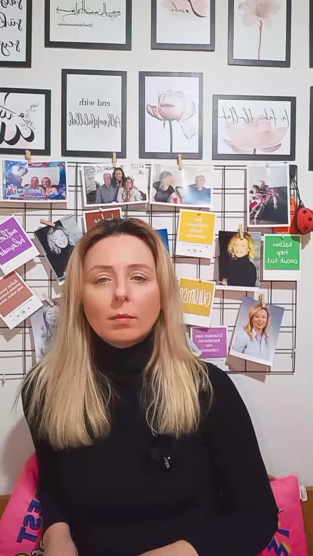 Bazı insanlar yorulmaz. Çünkü durmaya izinleri yoktur. “Zorla Kendini” sürücüsü… Transaksiyonel analiz literatüründe, bireyin…