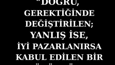 “Doğrunun Pazarı, Yanlışın Sergisi” Eski bir şehrin ara sokaklarında, her sabah aynı saatte kurulan&hellip;